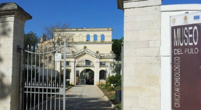 Entrata Museo civico archeologico del Pulo